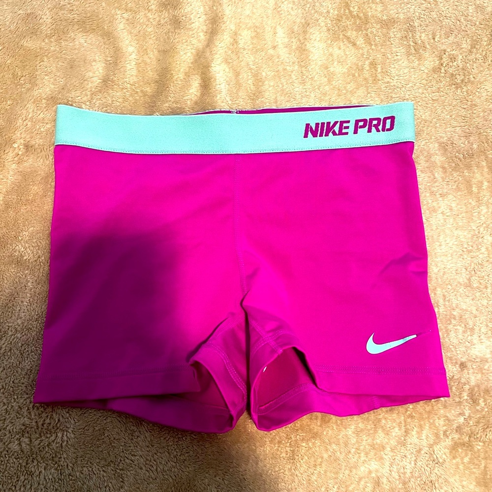 Small Nike pro dry fit shorts